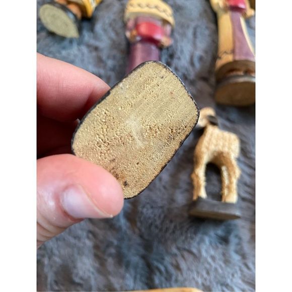 Vintage HAND-PAINTED & HAND-CARVED Nativity Set - Picture 9 of 10